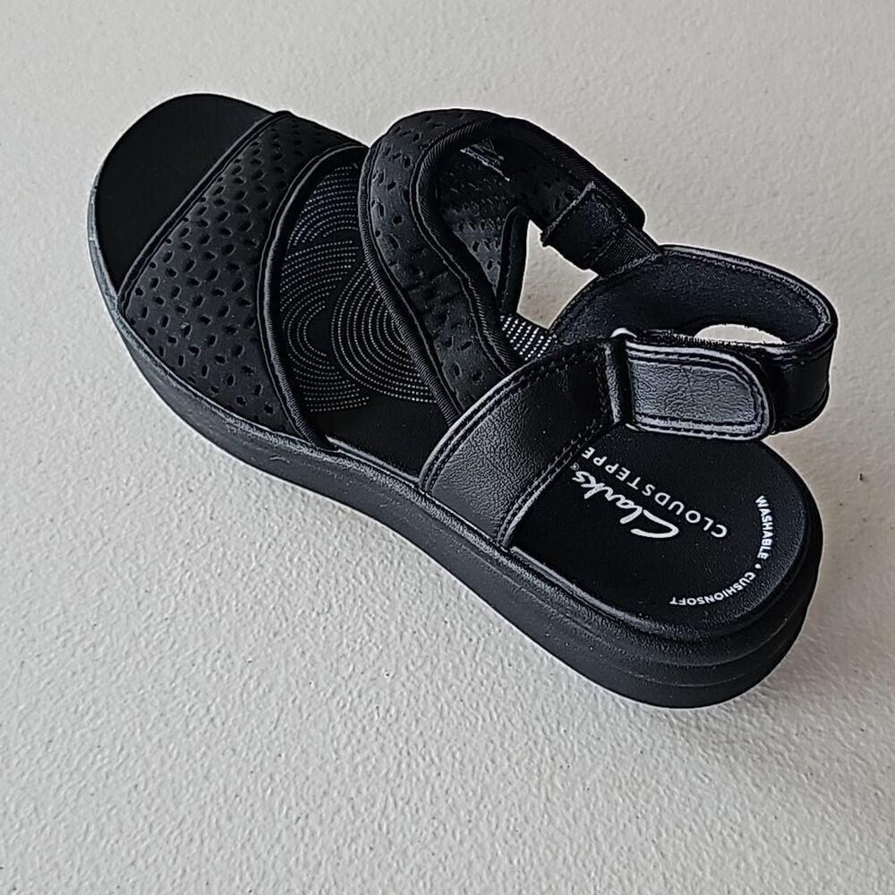 New Clarks Drift fern in Black, size 8 wide